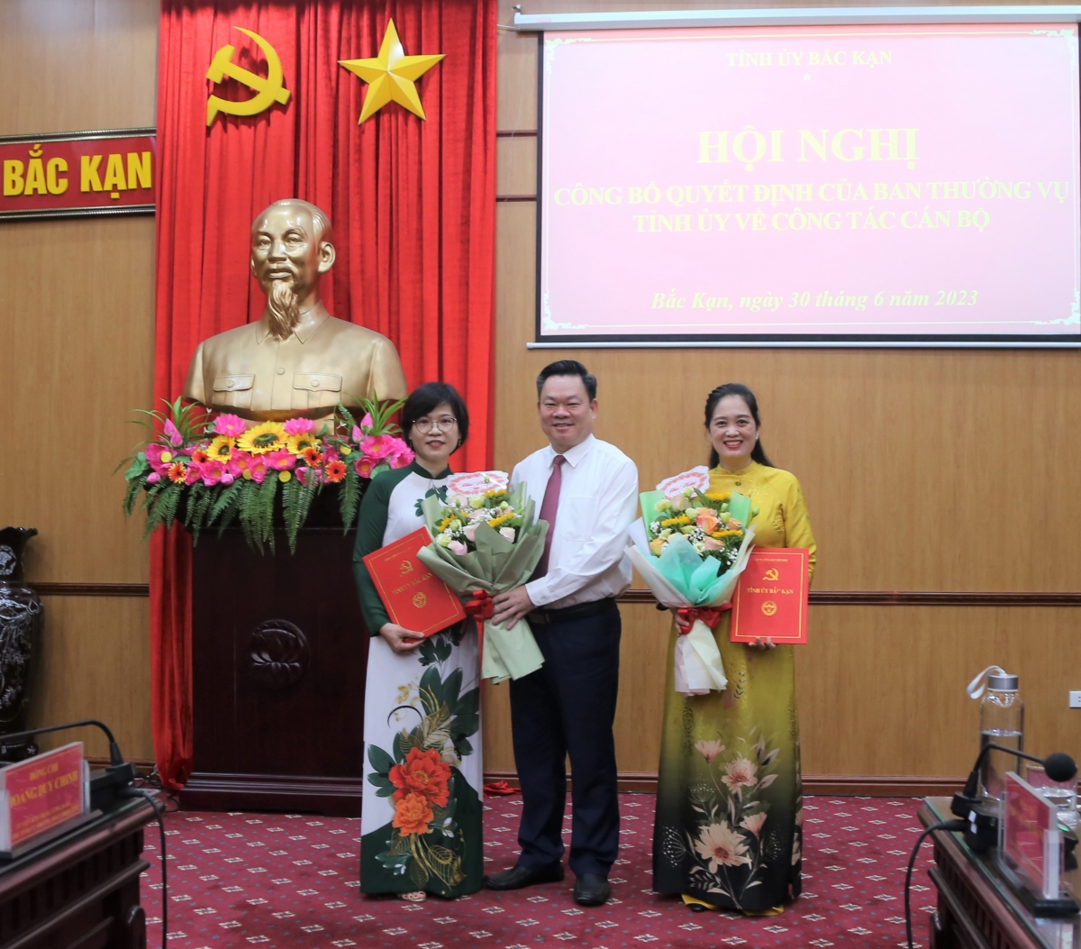 bac kan luan chuyen nhieu can bo chu chot so, nganh hinh anh 1