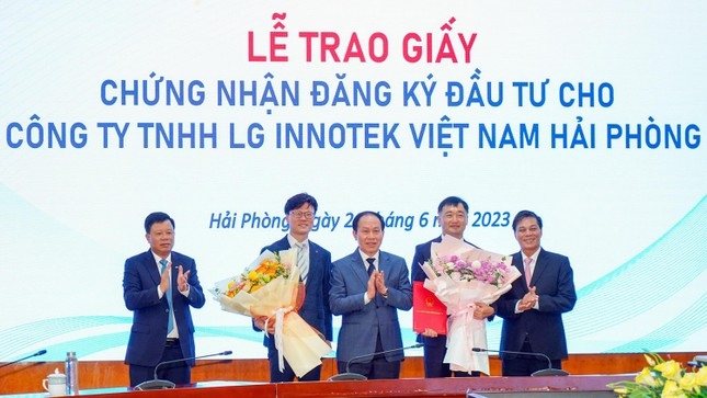 lg group injects additional us 1 billion into hai phong factory picture 1