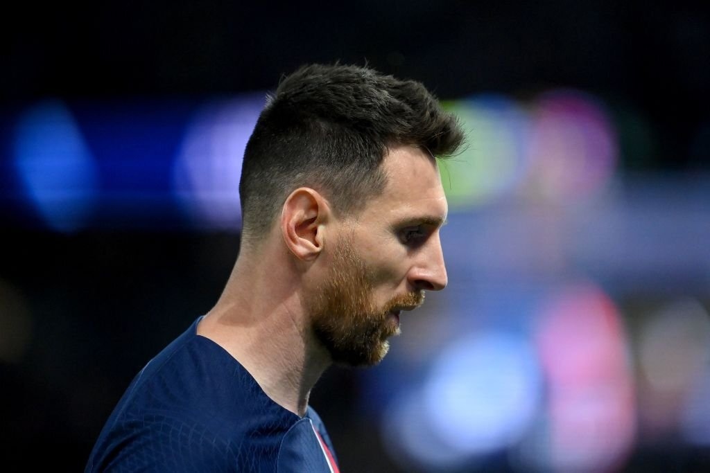 messi duom buon trong lan cuoi khoac ao psg hinh anh 6