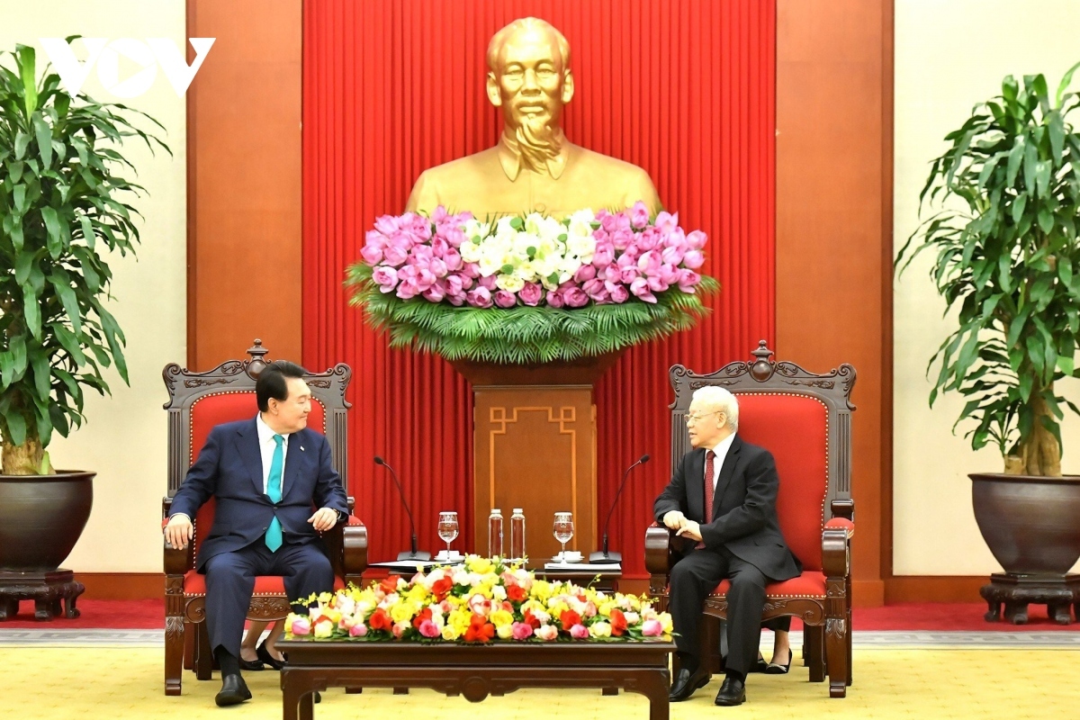party chief hosts rok president in hanoi picture 1