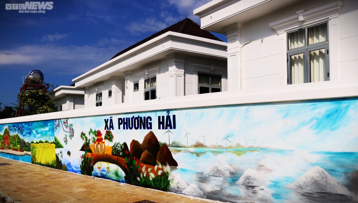 discovering longest vietnamese mural painting in ninh thuan province picture 3
