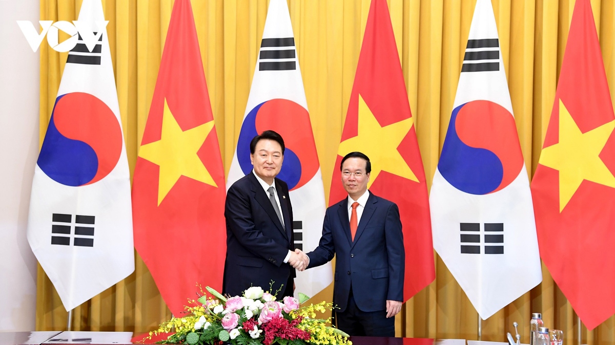 president yoon suk-yeol ends vietnam visit picture 1