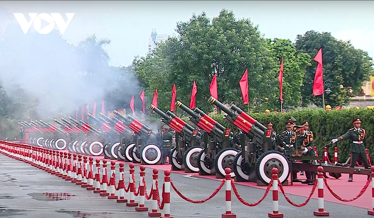 rok president yoon suk-yeol welcomed in hanoi with 21-gun salute picture 3