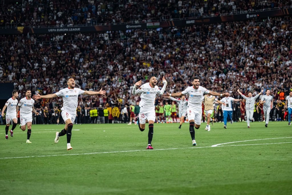 khoanh khac sevilla nang cao chuc vo dich europa league lan thu 7 trong lich su hinh anh 3