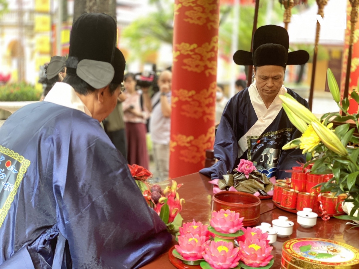 tai hien nghi le tet Doan ngo cung dinh tai hoang thanh thang long hinh anh 7