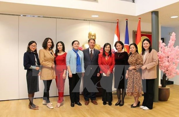 women s union enhances connection with vietnamese women in netherlands picture 1