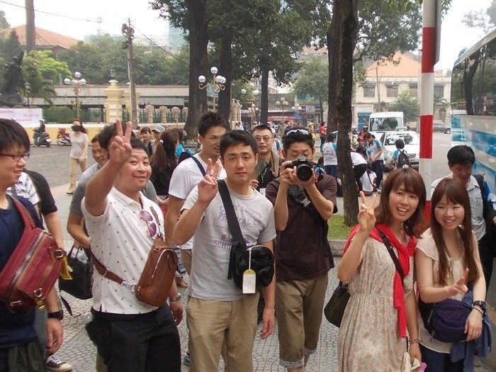 japanese people encouraged to travel to vietnam picture 1