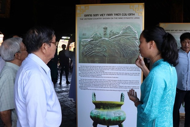  vietnam land on nine dynasty urns exhibition held picture 1