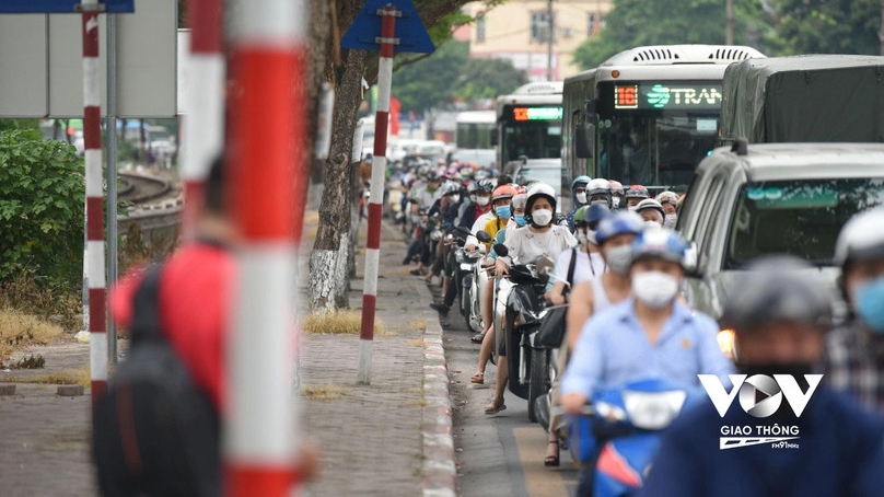 Giải bài toán ùn tắc và ô nhiễm: Cần thay đổi tư duy “ưu ái” xe cơ giới