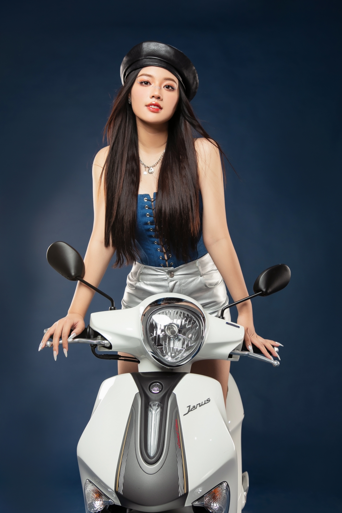 fanny - vu thinh cap doi theo duoi phong cach song thong minh va ung dung cong nghe hinh anh 2