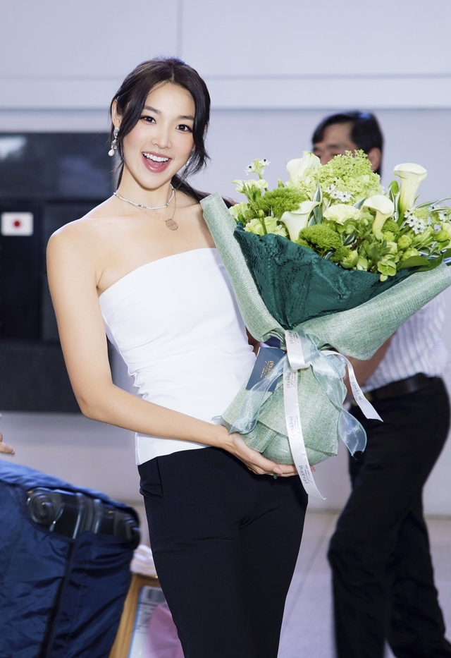 miss earth 2022 arrives in hcm city for 2023 contest picture 1