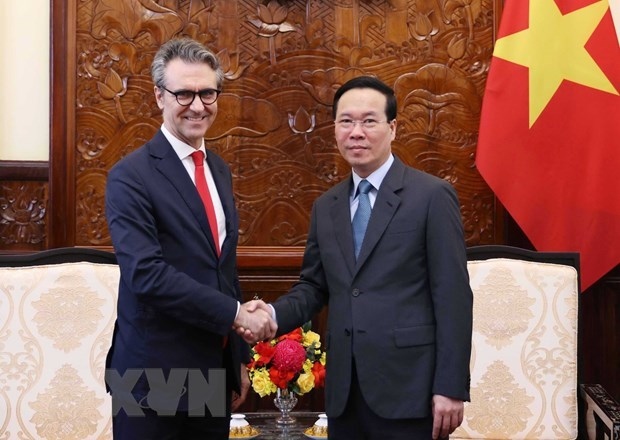 president hosts outgoing head of eu delegation to vietnam picture 1