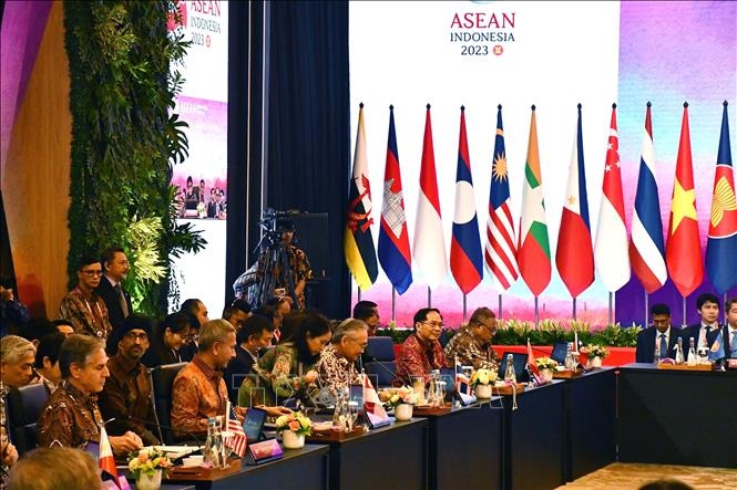 amm-56 fm son attends eas and pmc asean-us meetings picture 1