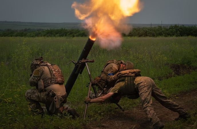 ukraine doi mat thuc te nghiet nga khong the dung quan su day lui nga hinh anh 1