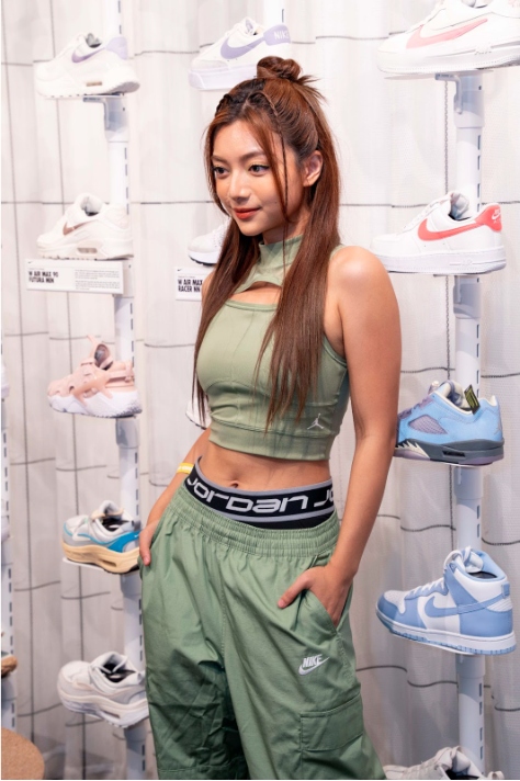 khai truong cua hang nike vincom ba trieu-Dia chi mua sam ly tuong cho gioi tre hinh anh 3