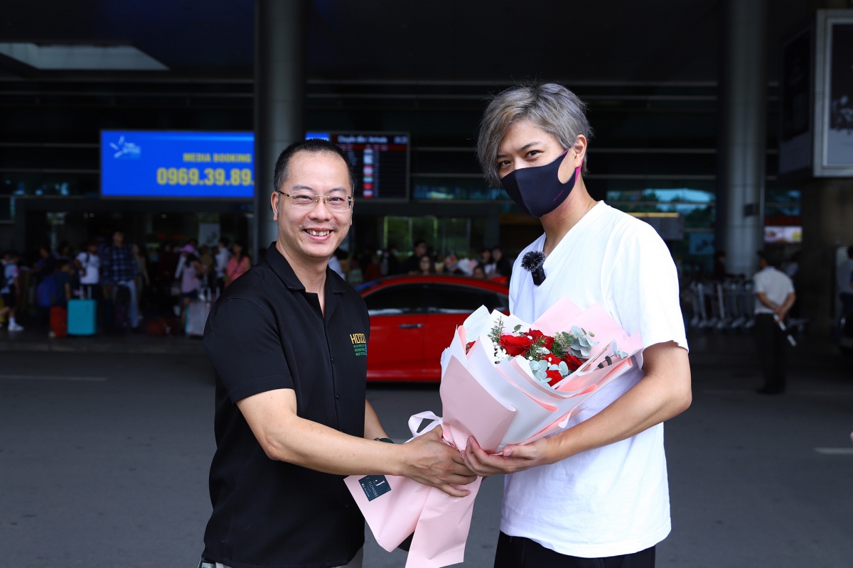 kamen rider decade star arrives in vietnam for manga comic festival picture 4