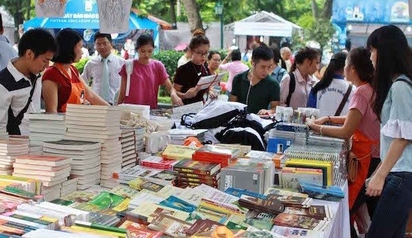 publishing houses work hard to introduce vietnamese books abroad picture 1
