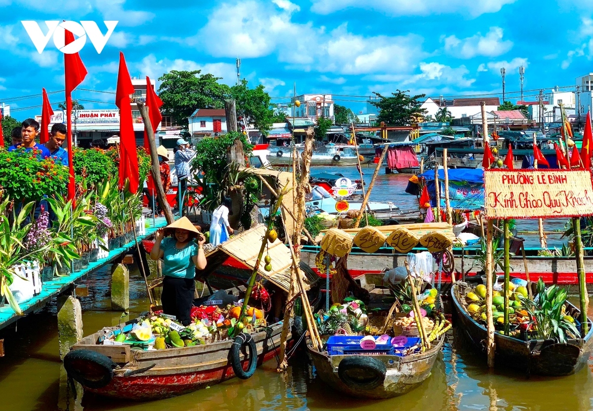 cai rang floating market festival features exciting lineup of activities picture 1