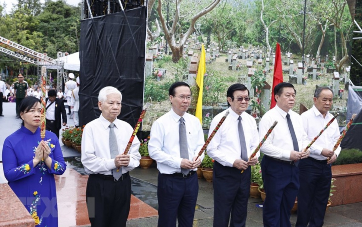 Chủ tịch nước Võ Văn Thưởng dự Lễ giỗ các Anh hùng liệt sỹ tại Côn Đảo