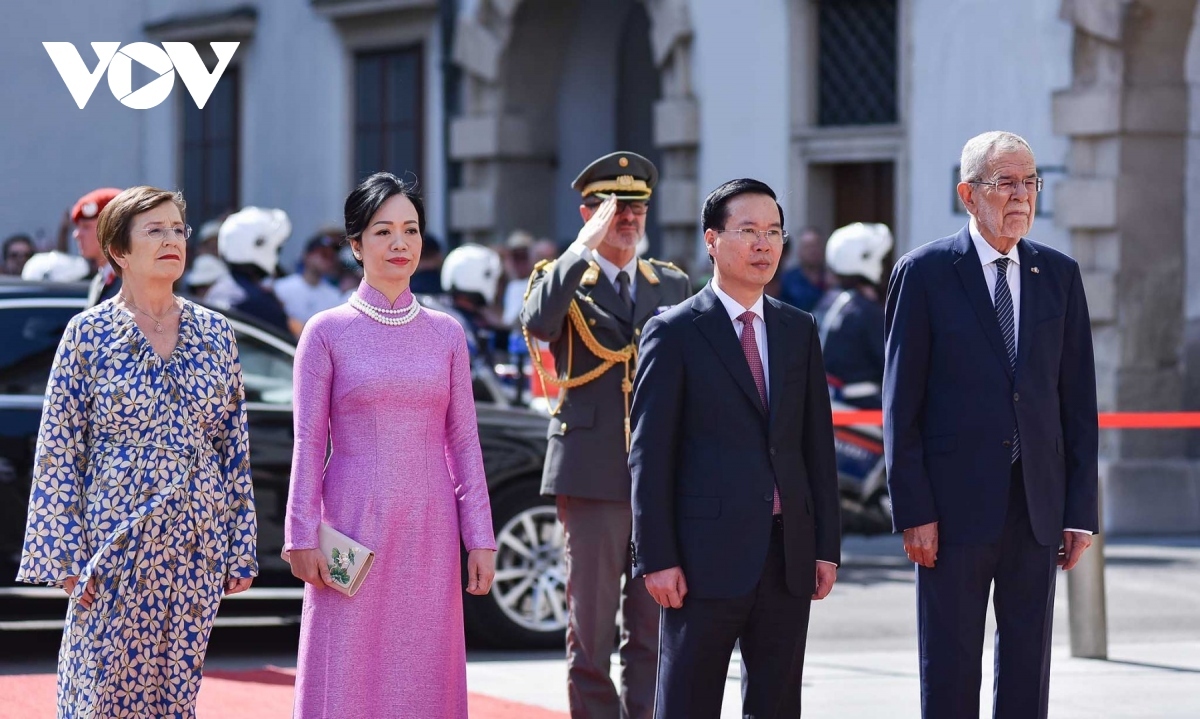 welcome ceremony for vietnamese president in vienna picture 1