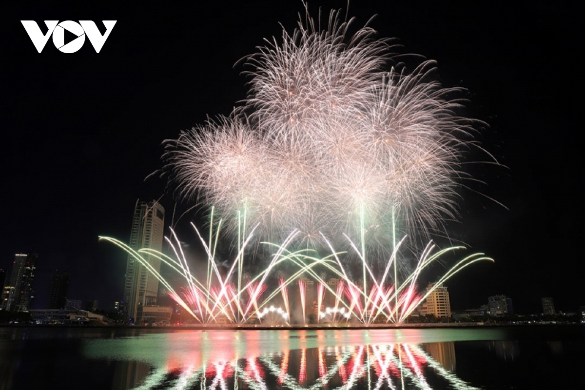 newcomers france win da nang international fireworks festival 2023 picture 2