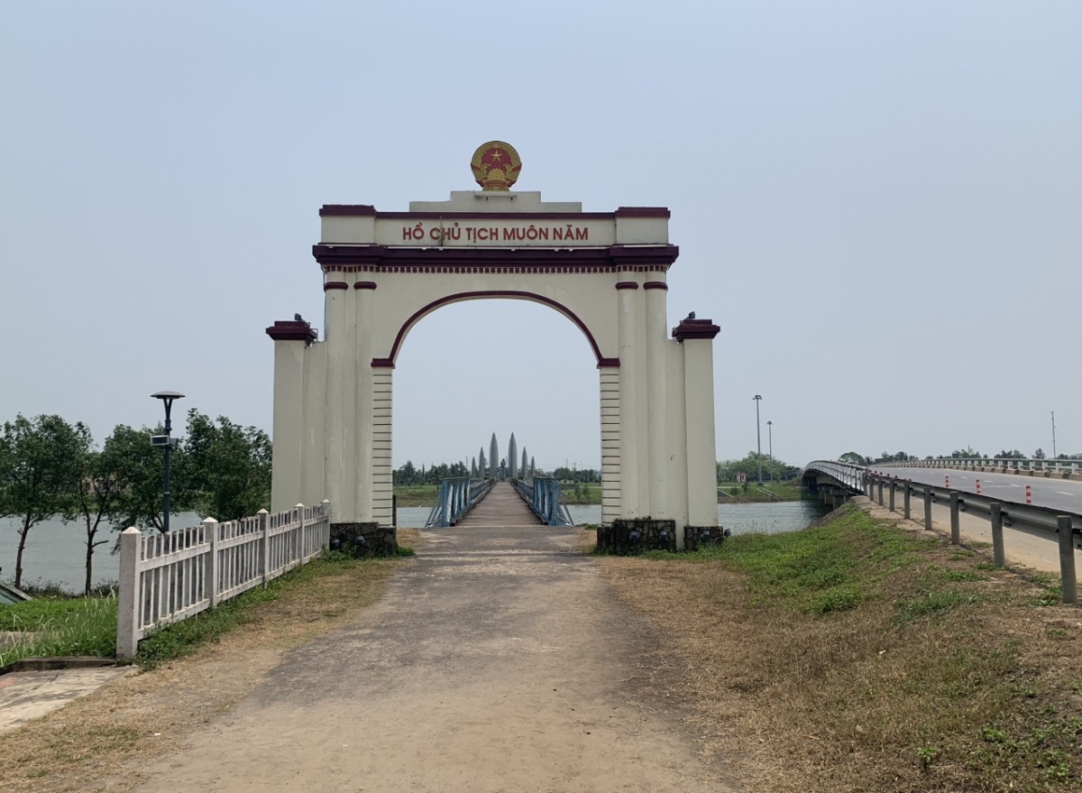 du lich hoai niem ve chien truong xua va dong doi hinh anh 6