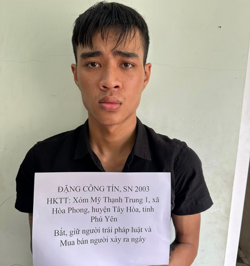 bat giu 11 doi tuong trong duong day mua ban nguoi lien tinh hinh anh 1
