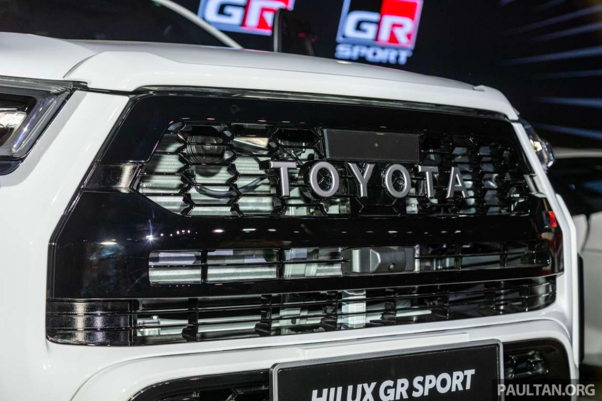 Toyota Hilux GR Sport tại thị trường Malaysia