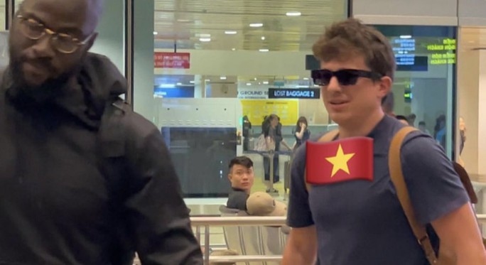 Charlie Puth arrives in Vietnam for July 22 music gala