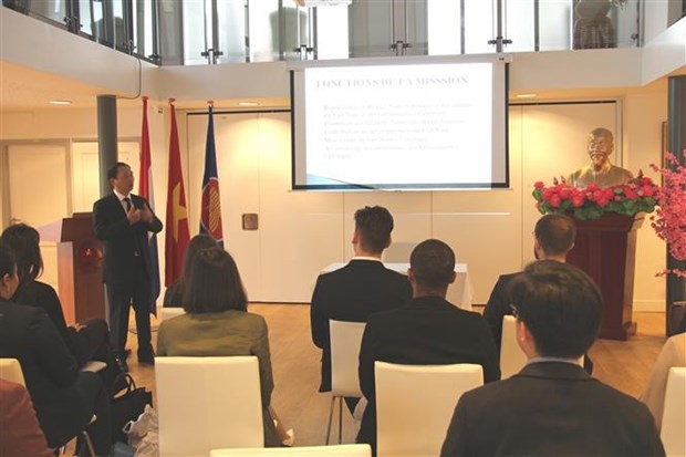 vietnam s external policy introduced to law students in the hague picture 1