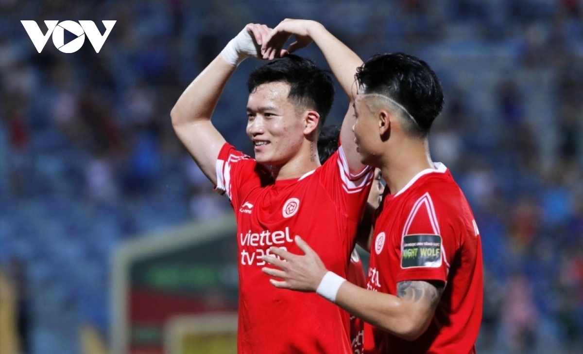 hoang duc named as the most valuable footballer in v.league 1 2023 picture 1