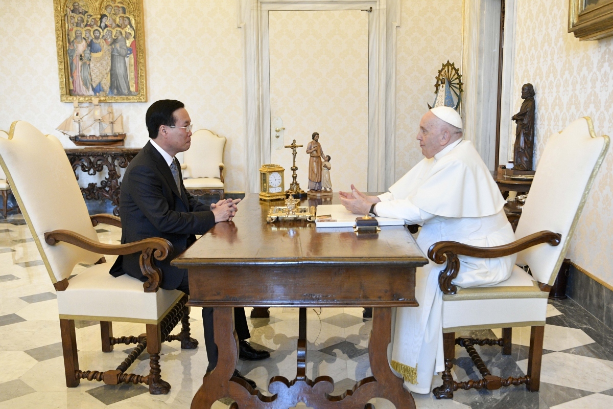 vietnamese president visits the vatican, meets with pope francis, cardinal pietro parol picture 2