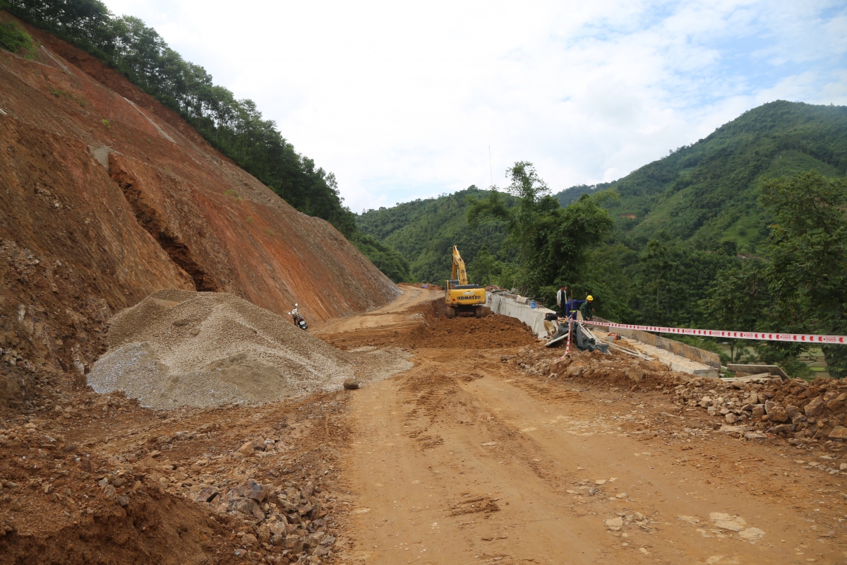 bac kan go kho cho cong trinh giao thong trong diem hinh anh 2