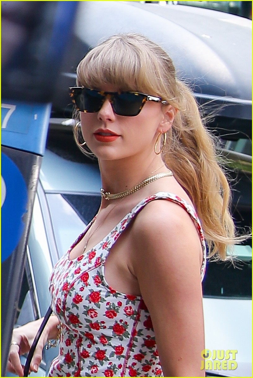 taylor swift more beautiful on the street new york image 2