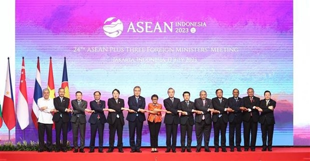 amm-56 fm attends meetings between asean and partners picture 2