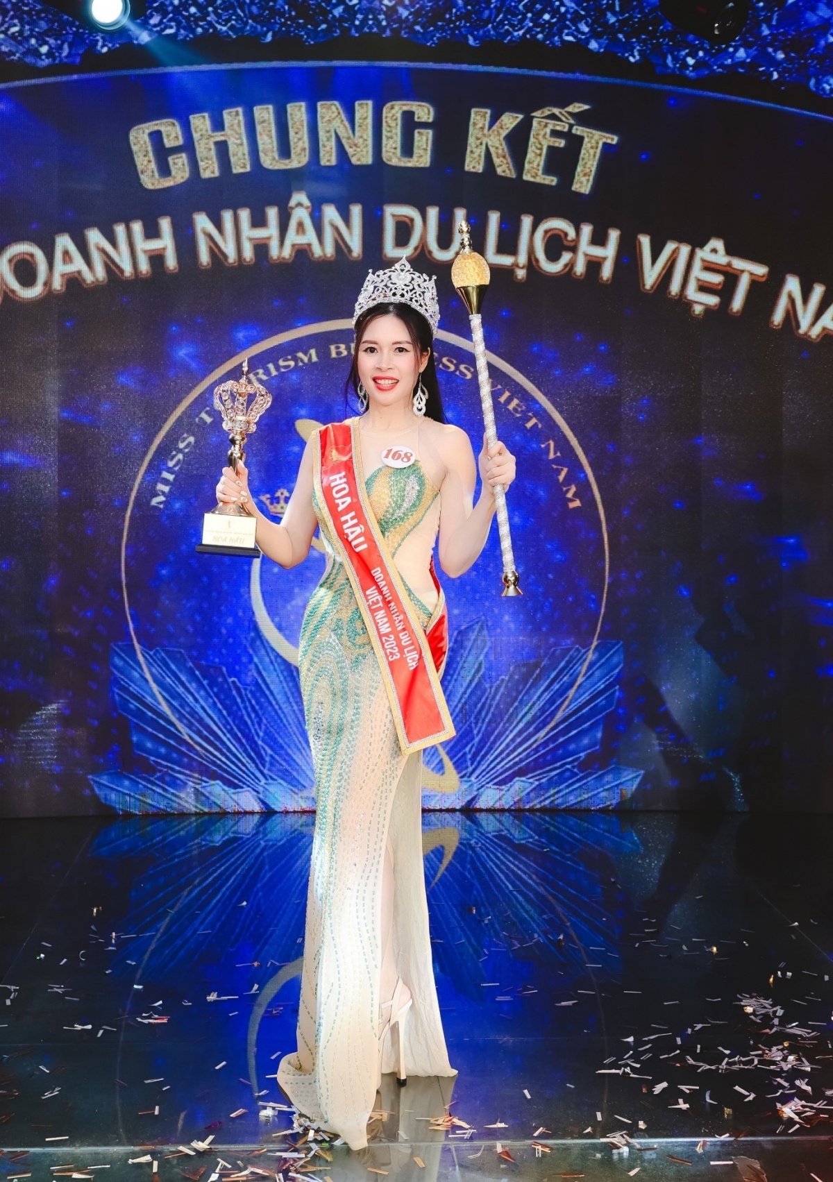 hai duong native crowned miss tourism business vietnam 2023 picture 1