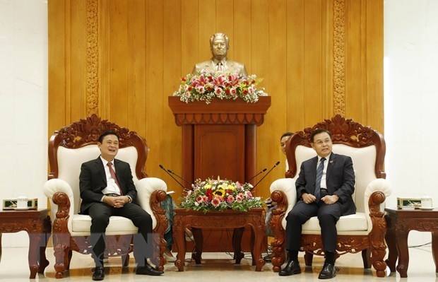 lao leaders praise cooperation between nghe an, lao localities picture 1