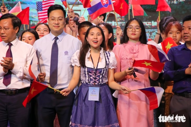summer camp for overseas young people kicks off in hanoi picture 4