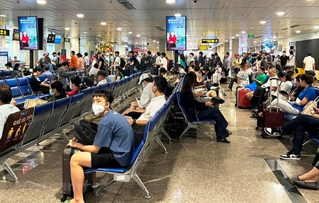 passengers eligible for refunds if flights delay for five hours or more picture 1