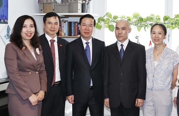 state president meets reputable vietnamese physicist in vienna picture 1