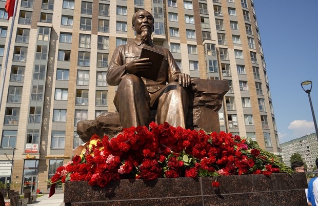 statue of president ho chi minh inaugurated in st. petersburg picture 1