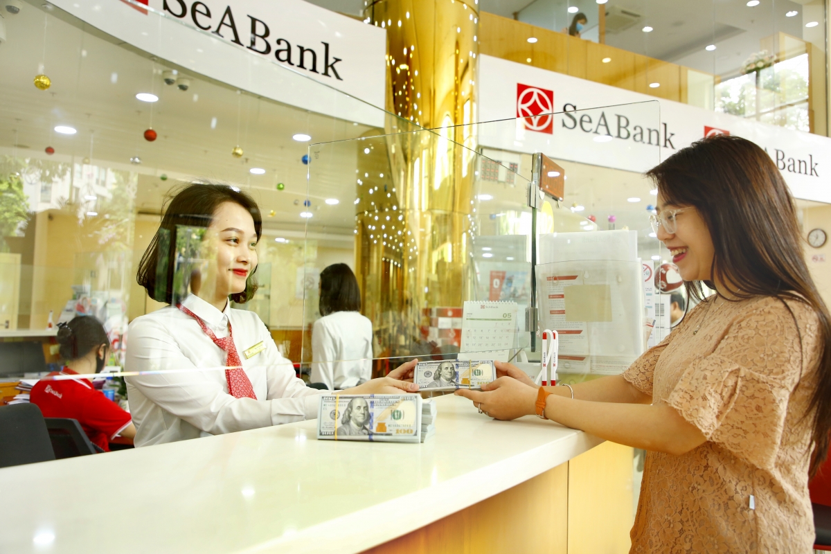 SeABank nhận giải thưởng Top 50 công ty đại chúng uy tín và hiệu quả