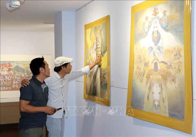 top silk painters to showcase their artworks in france picture 1
