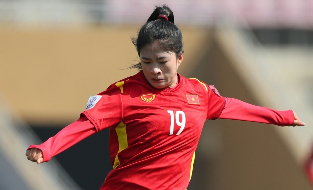 European football clubs keep tabs on VN female footballer
