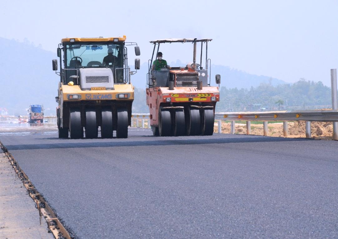 Thông xe kỹ thuật cao tốc Quốc lộ 45-Nghi Sơn và Nghi Sơn-Diễn Châu trước 2/9