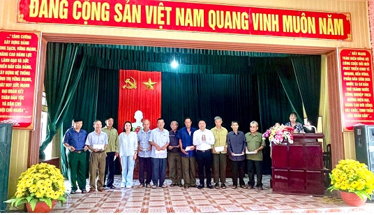 chuoi hoat dong Den on dap nghia nhan ki niem 76 nam ngay thuong binh-liet si hinh anh 6