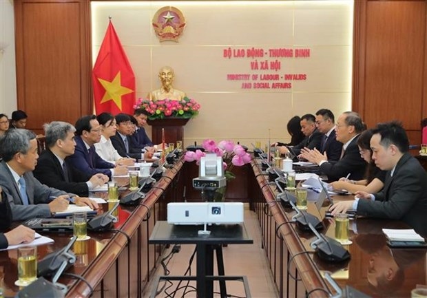 vietnam, singapore intensify cooperation in human resources training picture 1