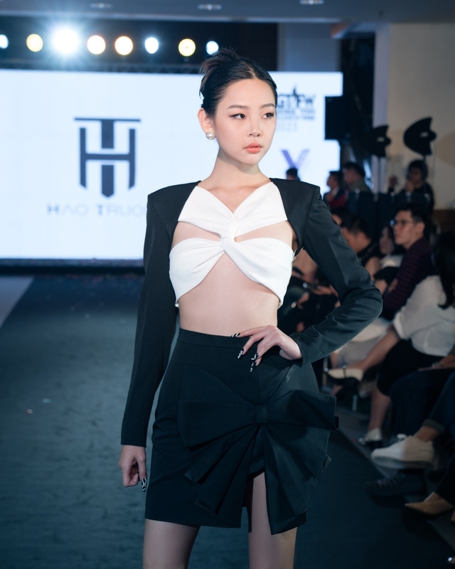 vietnamese designer s collection impresses audience in malaysia picture 9