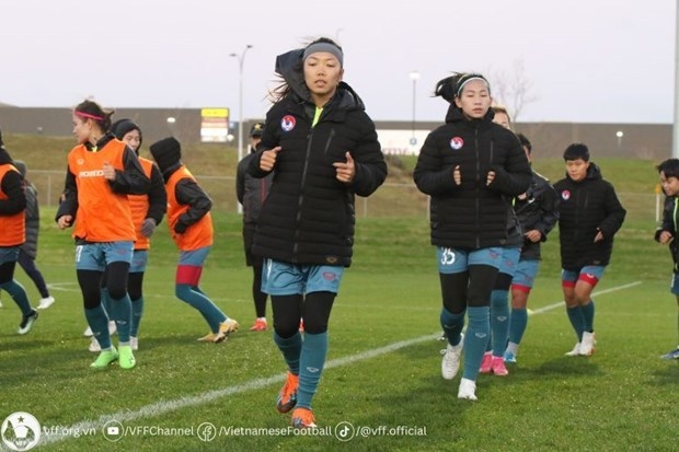 fifa provides equipment for vietnamese women s football team picture 1