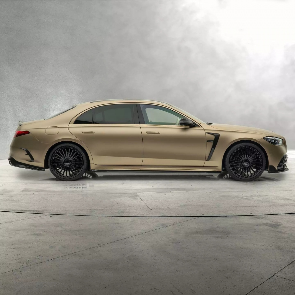 chiem nguong mercedes s-class phien ban do mansory day sang trong hinh anh 2